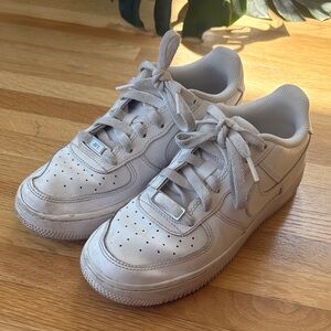 Nike Air Force 1 Boys size 5.5 Sneakers